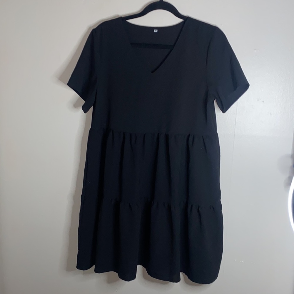 🎈 Adorable black flowy dress! - Picture 2 of 6